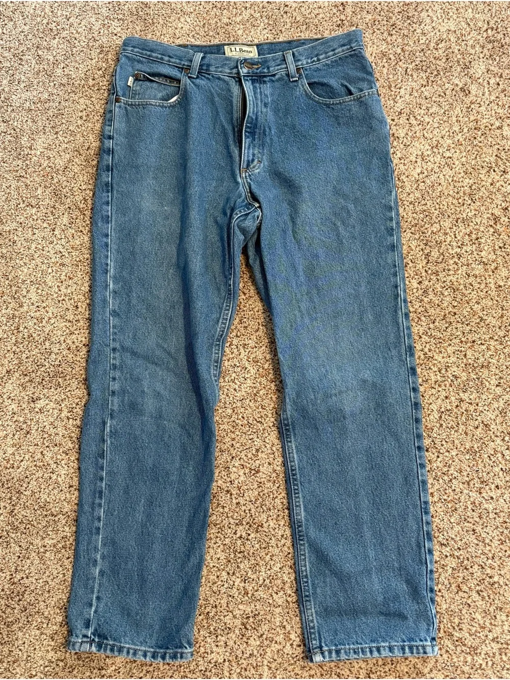 Mens LL BEAN classic fit Blue jeans straight leg (34 x 30)